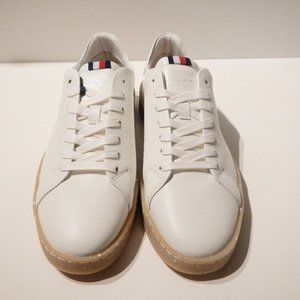 TOMMY HILFIGER White Leather Sneakers. Men's Size 11 New In Box with tags